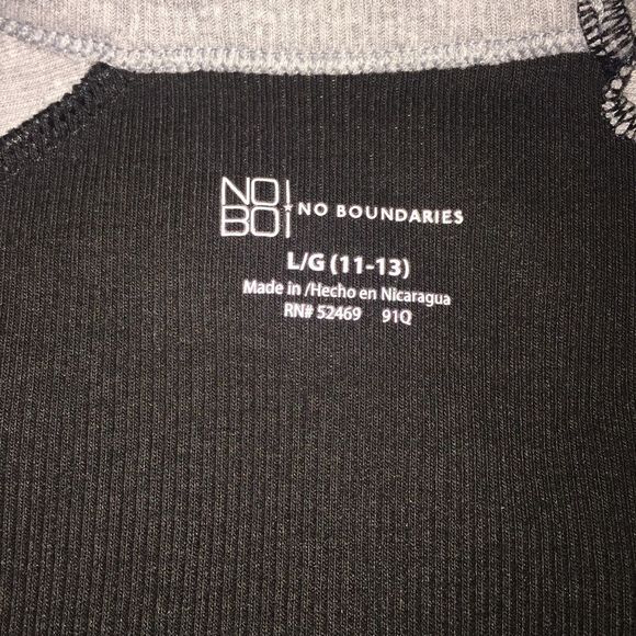 No Boundaries Colorblock Top - Picture 4 of 4